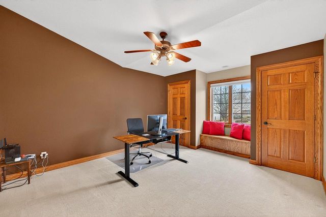 2520 Skyline DRIVE, West Bend, WI 53090