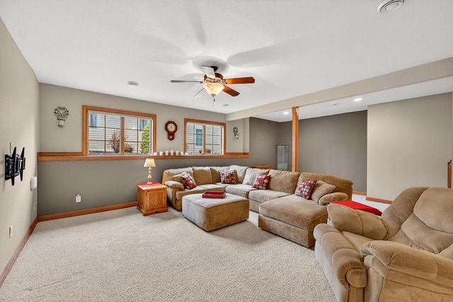 2520 Skyline DRIVE, West Bend, WI 53090