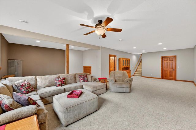 2520 Skyline DRIVE, West Bend, WI 53090