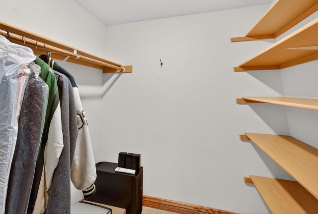 2520 Skyline DRIVE, West Bend, WI 53090