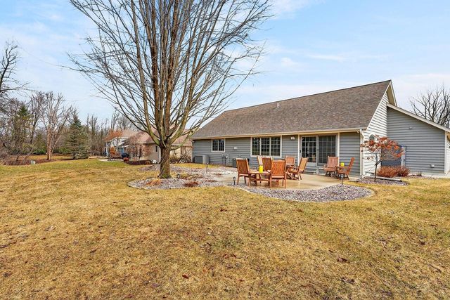 2520 Skyline DRIVE, West Bend, WI 53090
