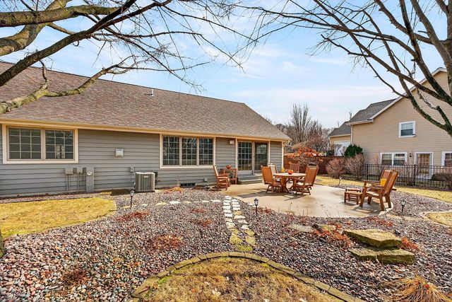 2520 Skyline DRIVE, West Bend, WI 53090