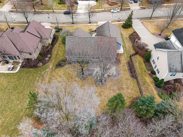 2520 Skyline DRIVE, West Bend, WI 53090