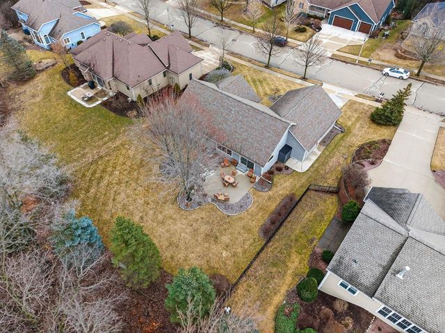 2520 Skyline DRIVE, West Bend, WI 53090