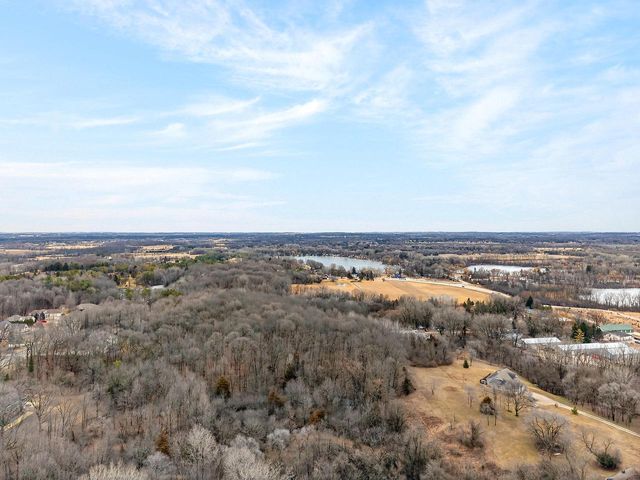 2520 Skyline DRIVE, West Bend, WI 53090