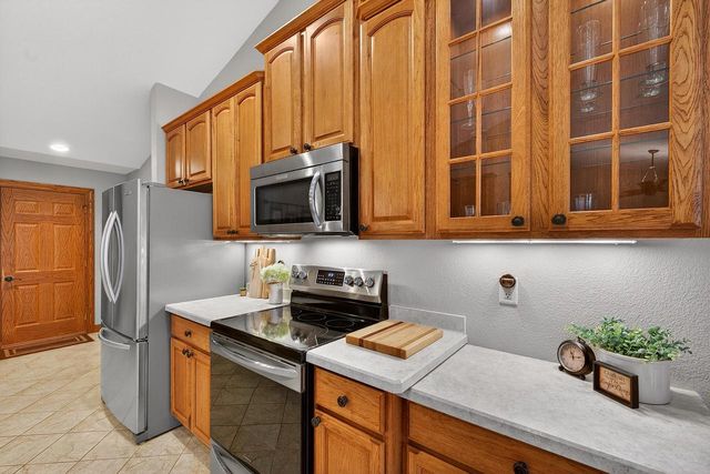 2520 Skyline DRIVE, West Bend, WI 53090