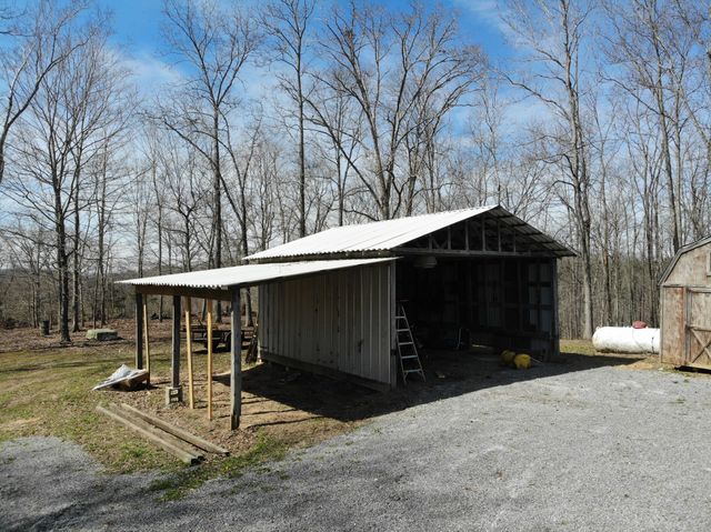 201 Norris Hancock Rd, Big Rock, TN 37023