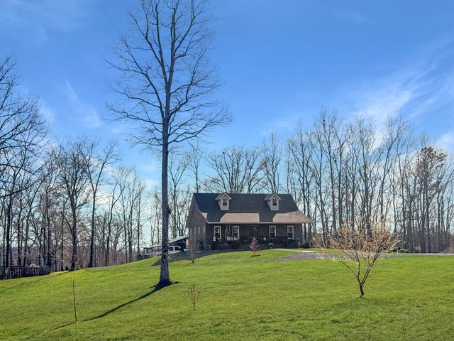 201 Norris Hancock Rd, Big Rock, TN 37023