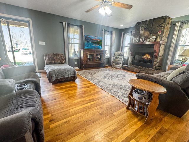 201 Norris Hancock Rd, Big Rock, TN 37023