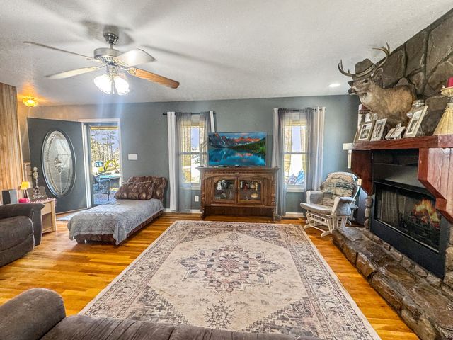 201 Norris Hancock Rd, Big Rock, TN 37023