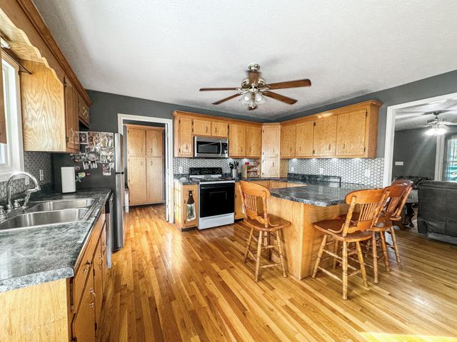 201 Norris Hancock Rd, Big Rock, TN 37023