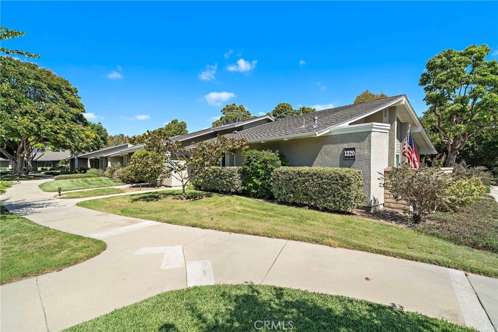 8932 Biscayne Court 1320E, Huntington Beach, CA 92646 — exterior