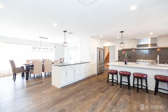 67 Thomas Place, Edison, NJ 08837