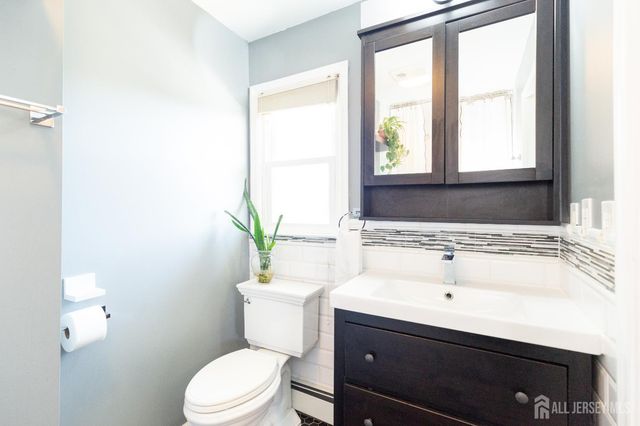 67 Thomas Place, Edison, NJ 08837