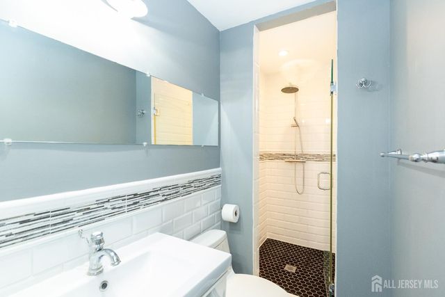 67 Thomas Place, Edison, NJ 08837