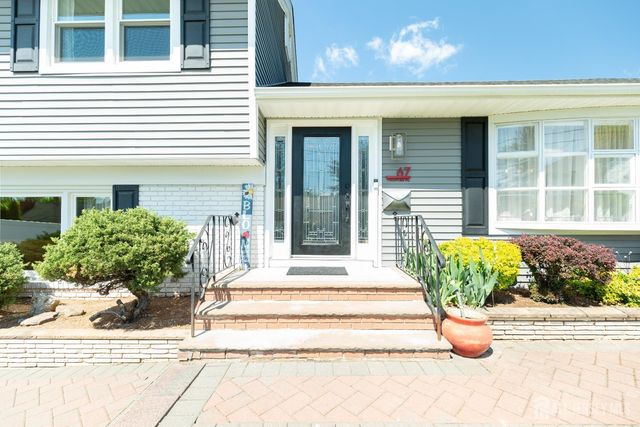 67 Thomas Place, Edison, NJ 08837