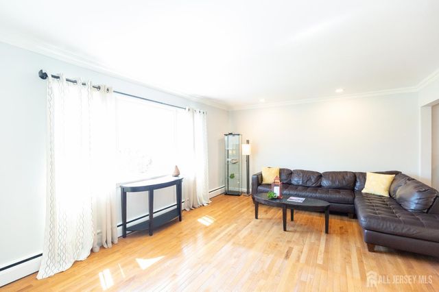 67 Thomas Place, Edison, NJ 08837