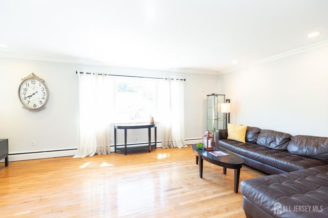 67 Thomas Place, Edison, NJ 08837