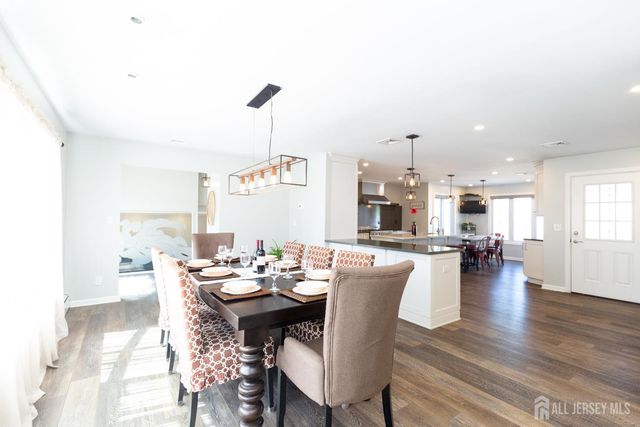 67 Thomas Place, Edison, NJ 08837