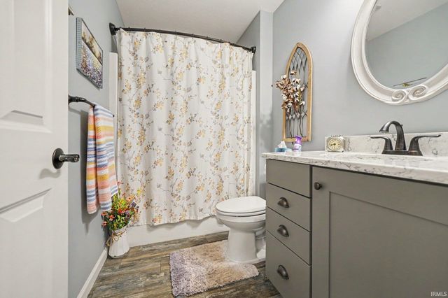 242 River Park Drive, Middlebury, IN 46540