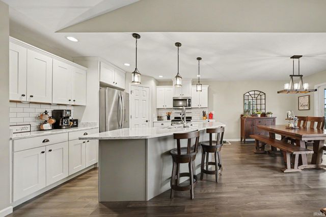 242 River Park Drive, Middlebury, IN 46540