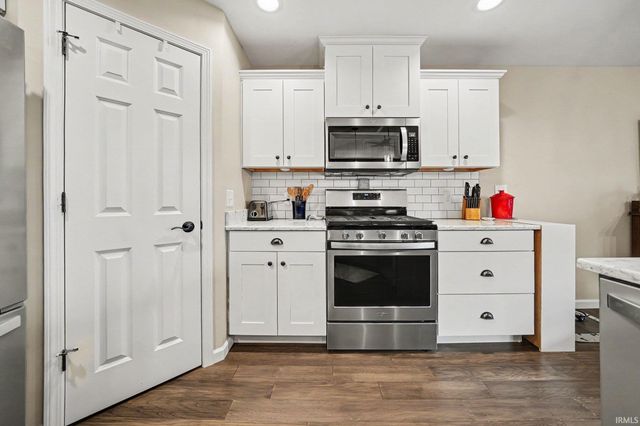 242 River Park Drive, Middlebury, IN 46540