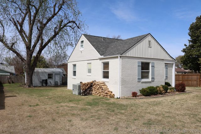 1204 S Toledo Avenue, Tulsa, OK 74112