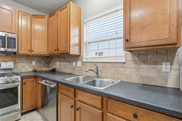 3240 Belstead Drive, Grove City, OH 43123