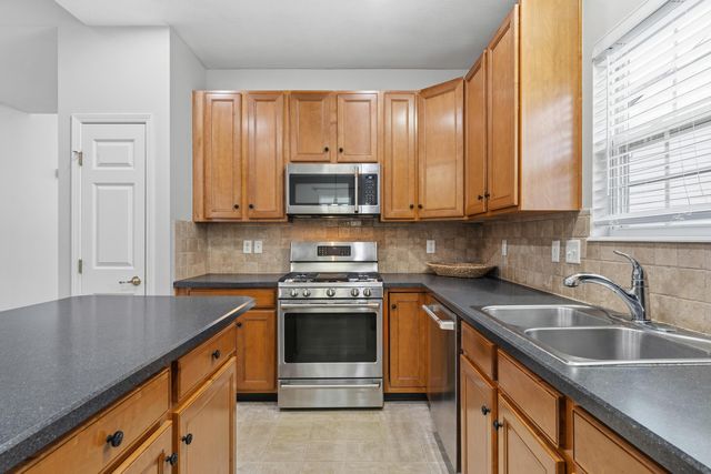 3240 Belstead Drive, Grove City, OH 43123