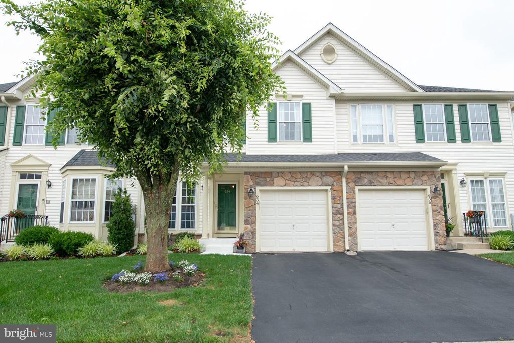 634 TULIP DR, Warrington, PA 18976