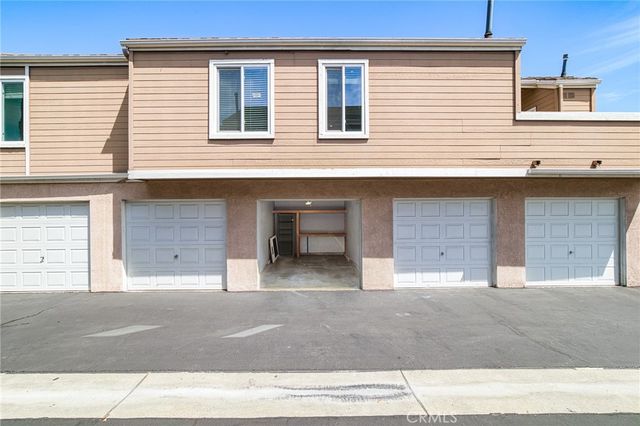 10435 W Briar Oaks Drive A, Stanton, CA 90680