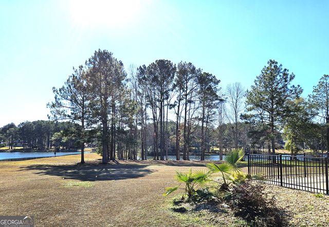 120 Sweetwater Drive, Thomasville, GA 31757