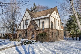 18930 Hillcrest Street, Beverly Hills Village, MI 48025