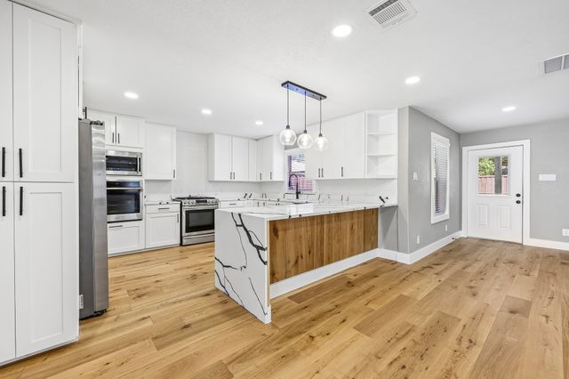3889 Davila Drive, Dallas, TX 75220