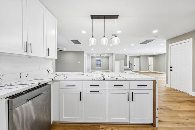 3889 Davila Drive, Dallas, TX 75220