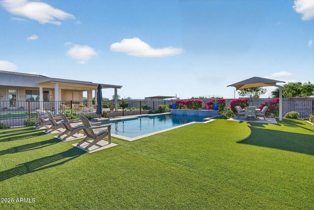 1124 E LOVELAND Lane, San Tan Valley, AZ 85140