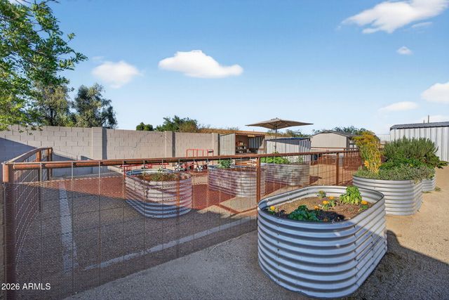 1124 E LOVELAND Lane, San Tan Valley, AZ 85140