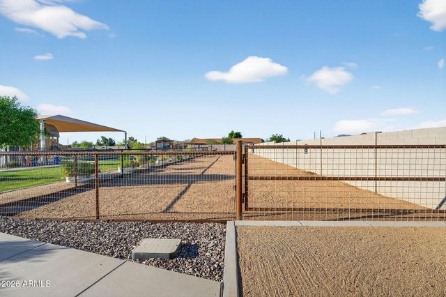 1124 E LOVELAND Lane, San Tan Valley, AZ 85140