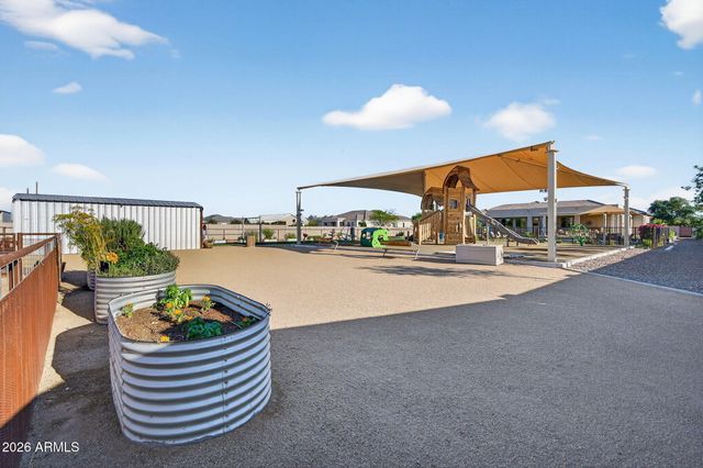 1124 E LOVELAND Lane, San Tan Valley, AZ 85140