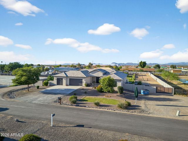 1124 E LOVELAND Lane, San Tan Valley, AZ 85140