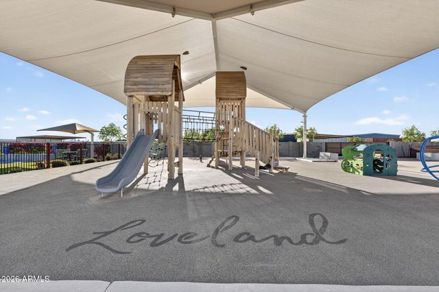 1124 E LOVELAND Lane, San Tan Valley, AZ 85140