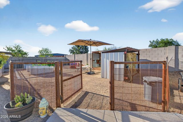 1124 E LOVELAND Lane, San Tan Valley, AZ 85140