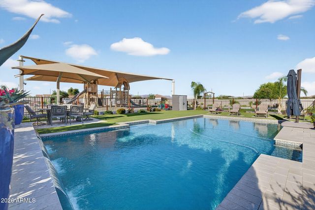 1124 E LOVELAND Lane, San Tan Valley, AZ 85140