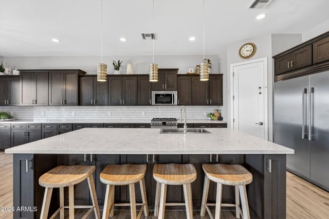 1124 E LOVELAND Lane, San Tan Valley, AZ 85140