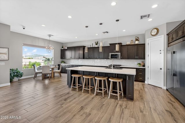 1124 E LOVELAND Lane, San Tan Valley, AZ 85140