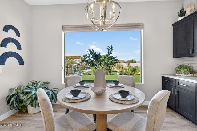 1124 E LOVELAND Lane, San Tan Valley, AZ 85140