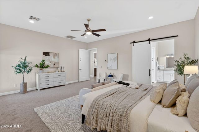 1124 E LOVELAND Lane, San Tan Valley, AZ 85140