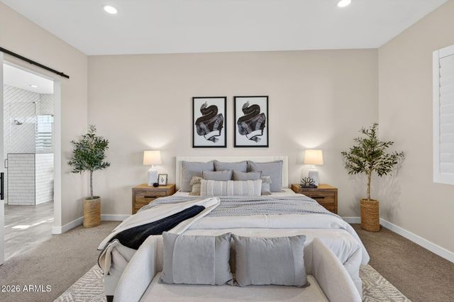 1124 E LOVELAND Lane, San Tan Valley, AZ 85140