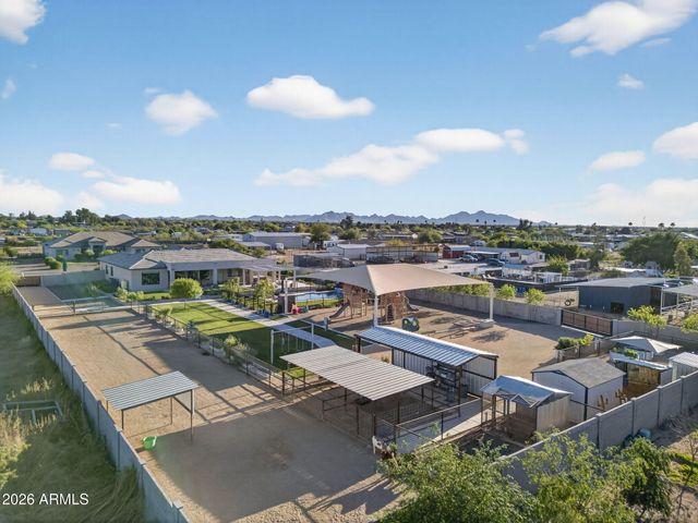 1124 E LOVELAND Lane, San Tan Valley, AZ 85140