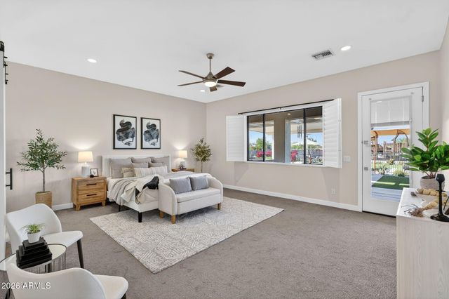 1124 E LOVELAND Lane, San Tan Valley, AZ 85140